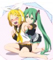 両脇くすぐられて笑い悶えてる鏡音リン/えらんと