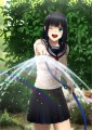 お互いに水をかけあいずぶ濡れになる遊び