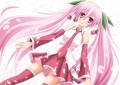 桜の花びらの中